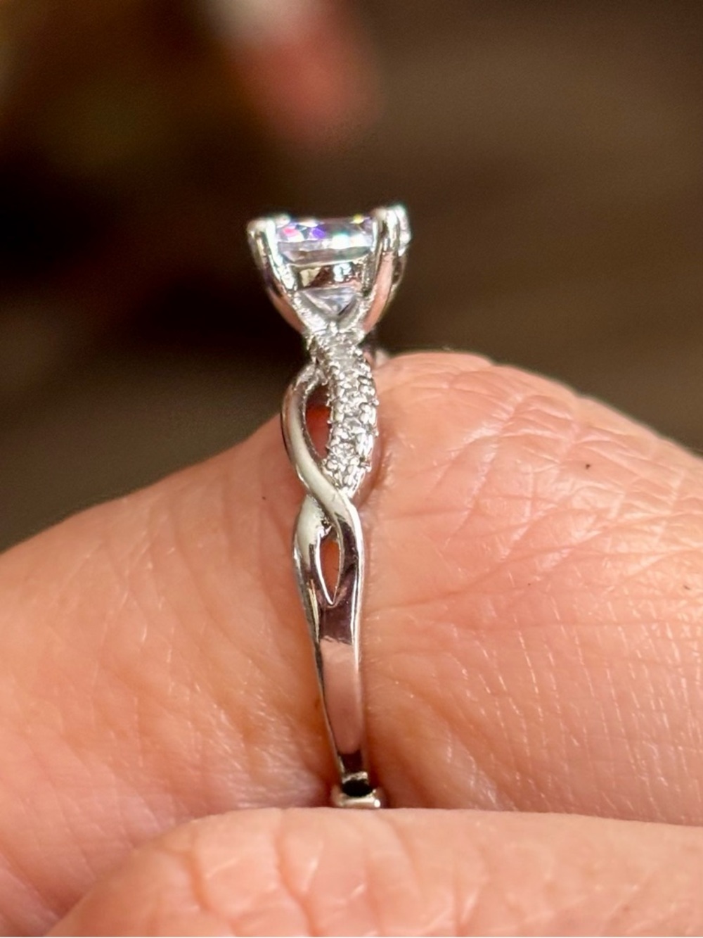 ♥️Vintage Estate Sale Solitaire Ring size 7 untested but looks like real silver